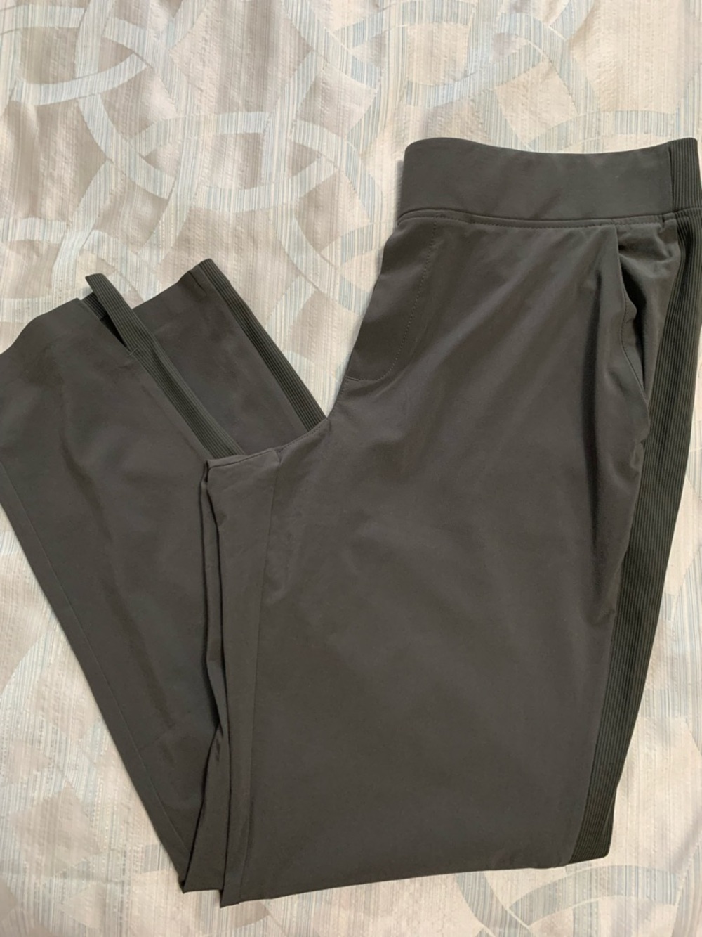 Athleta Women's Olive Green/Gray Brooklyn Ankle Length Pants Size 8